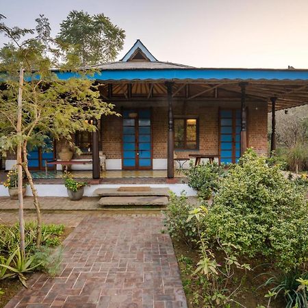 Lohonostays Bamboo House Sadhrana Bagh Гургаон Екстериор снимка