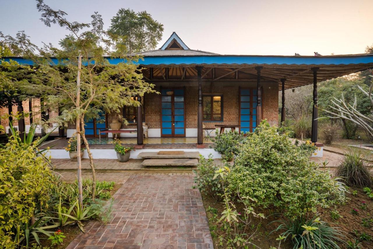 Lohonostays Bamboo House Sadhrana Bagh Гургаон Екстериор снимка
